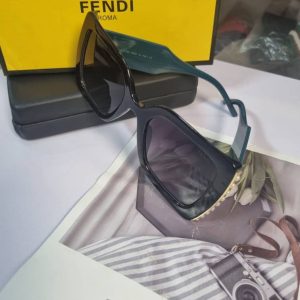 Sunglasses - FENDI